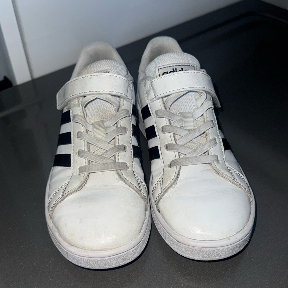 Adidas grand court sneakers size 1